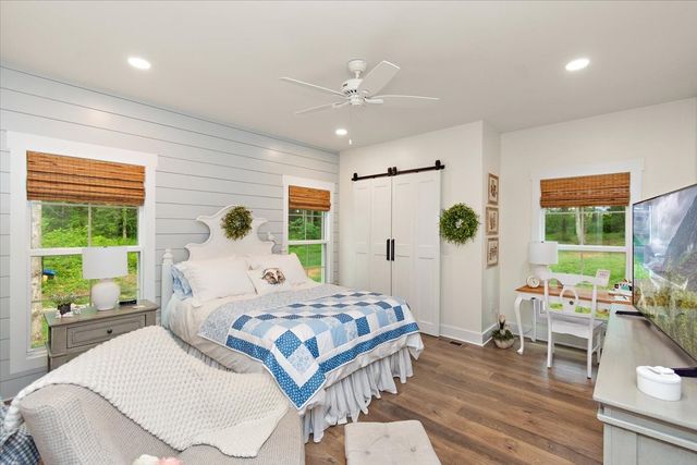 555 Station Cir, Tullahoma, TN 37388