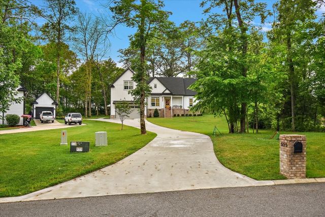 555 Station Cir, Tullahoma, TN 37388