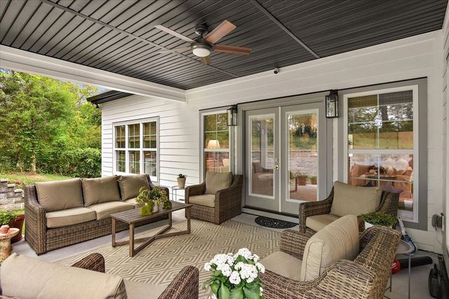 555 Station Cir, Tullahoma, TN 37388