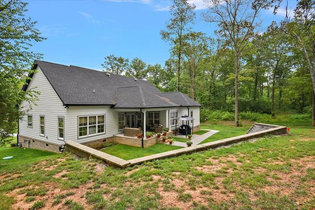 555 Station Cir, Tullahoma, TN 37388