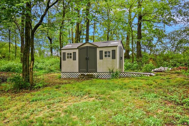 555 Station Cir, Tullahoma, TN 37388