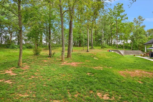 555 Station Cir, Tullahoma, TN 37388