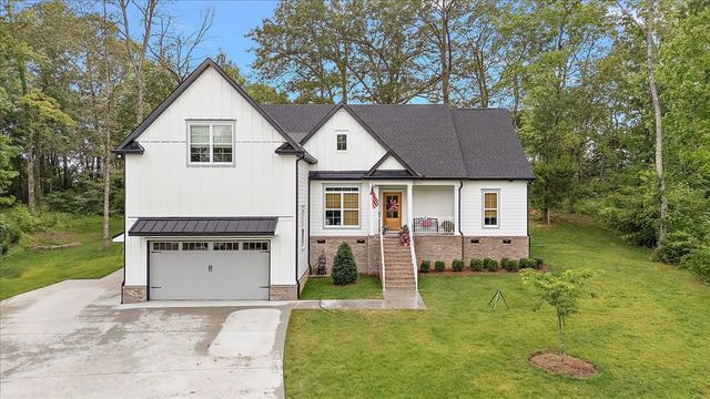 555 Station Cir, Tullahoma, TN 37388