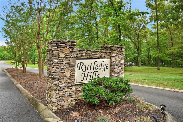 555 Station Cir, Tullahoma, TN 37388