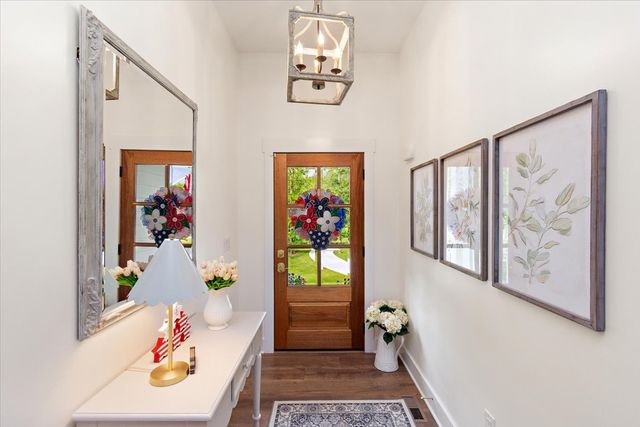 555 Station Cir, Tullahoma, TN 37388