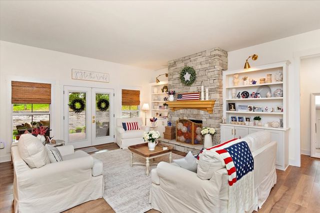 555 Station Cir, Tullahoma, TN 37388