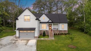 555 Station Cir, Tullahoma, TN 37388