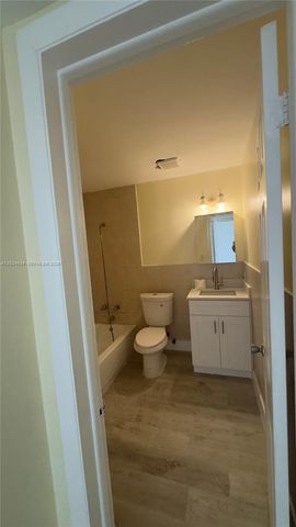 12890 NE 8th Avenue 302, North Miami, FL 33161