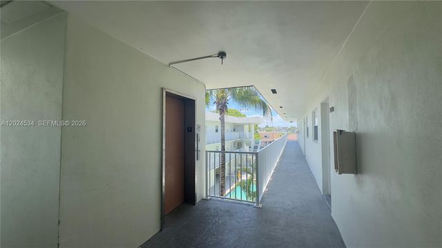 12890 NE 8th Avenue 302, North Miami, FL 33161