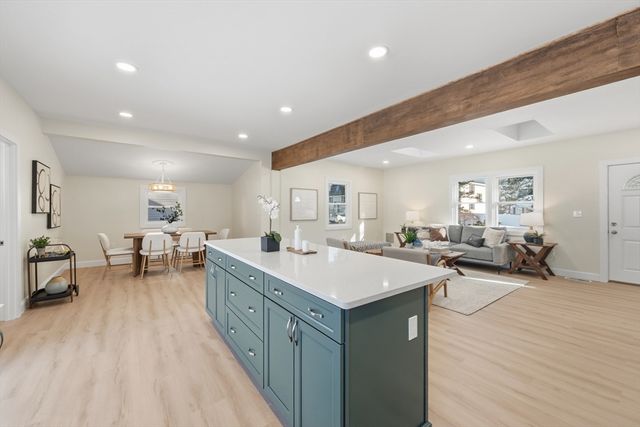 9 Pinegrove, Billerica, MA 01821