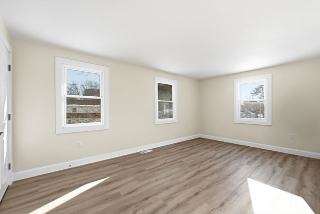 9 Pinegrove, Billerica, MA 01821