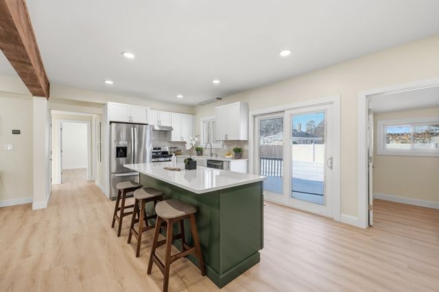 9 Pinegrove, Billerica, MA 01821