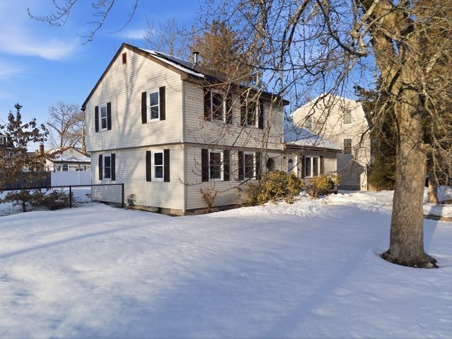9 Pinegrove, Billerica, MA 01821