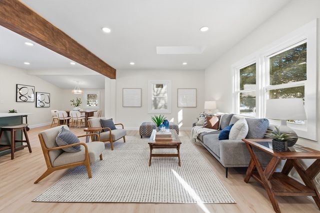 9 Pinegrove, Billerica, MA 01821