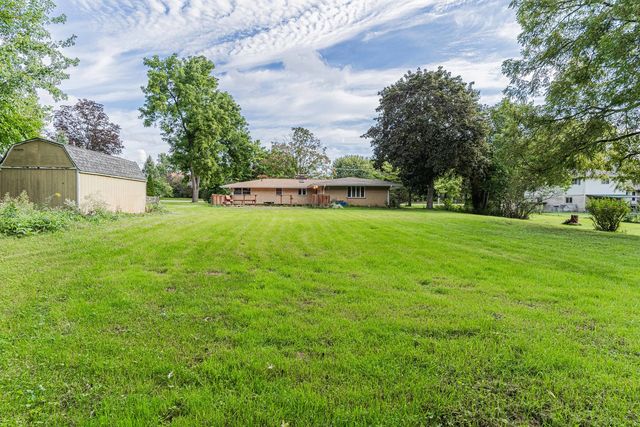 26815 W Nippersink Road, Ingleside, IL 60041