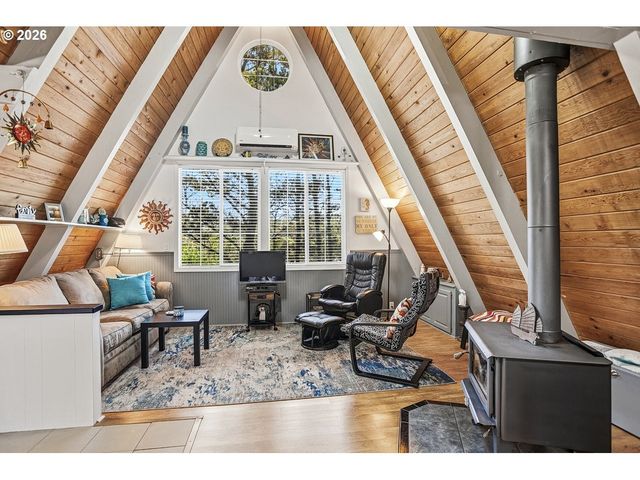 5980 EL MAR Ave, Lincoln City, OR 97367