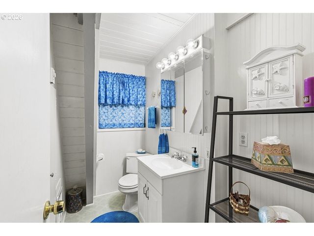 5980 EL MAR Ave, Lincoln City, OR 97367