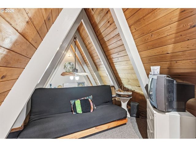 5980 EL MAR Ave, Lincoln City, OR 97367