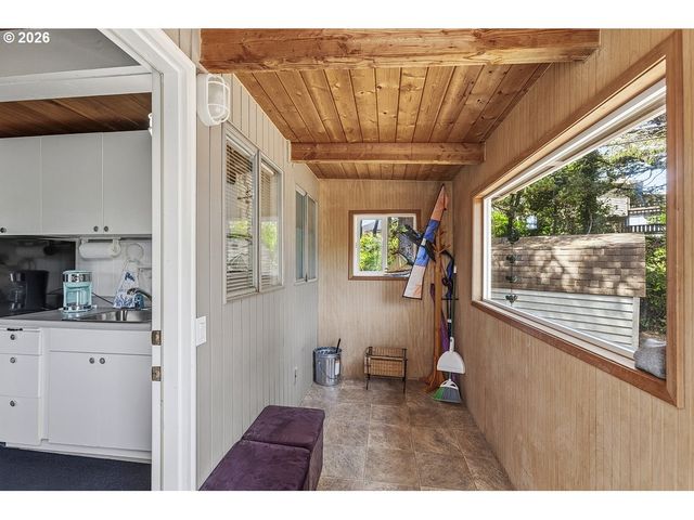 5980 EL MAR Ave, Lincoln City, OR 97367