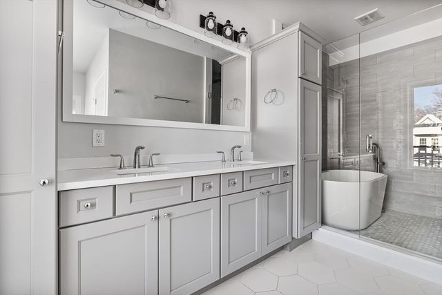 83 Centre St 2, Boston, MA 02124