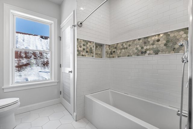 83 Centre St 2, Boston, MA 02124