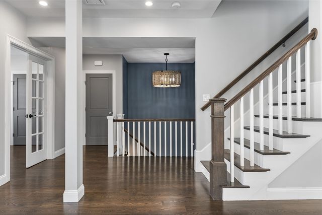 83 Centre St 2, Boston, MA 02124