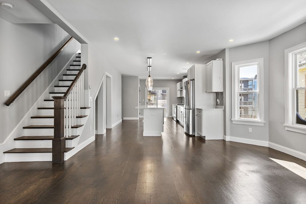 83 Centre St 2, Boston, MA 02124