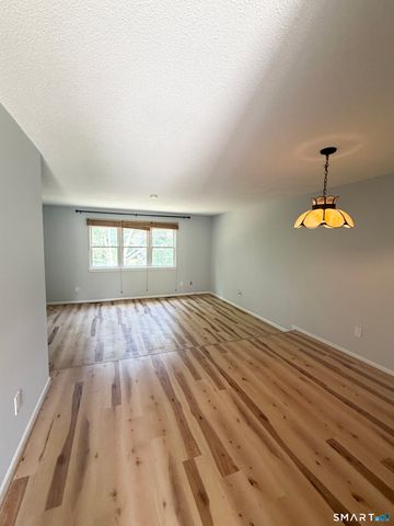 142 East Gate Lane 142, Hamden, CT 06514