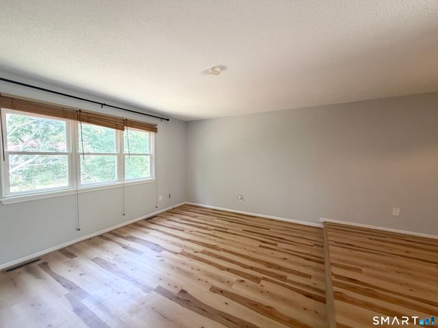 142 East Gate Lane 142, Hamden, CT 06514