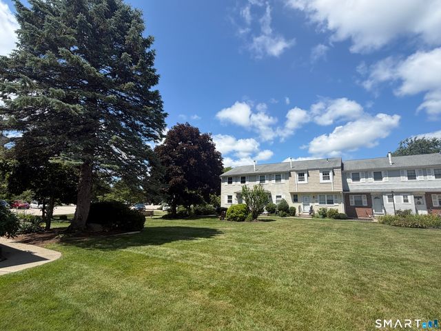 142 East Gate Lane 142, Hamden, CT 06514