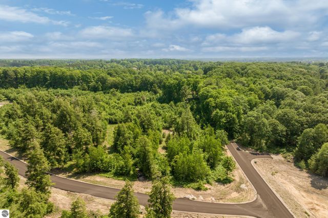 8903 Hemlock Hill Drive, Traverse City, MI 49685