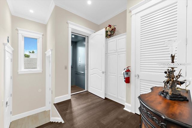 511 BAYVIEW DRIVE, Holmes Beach, FL 34217