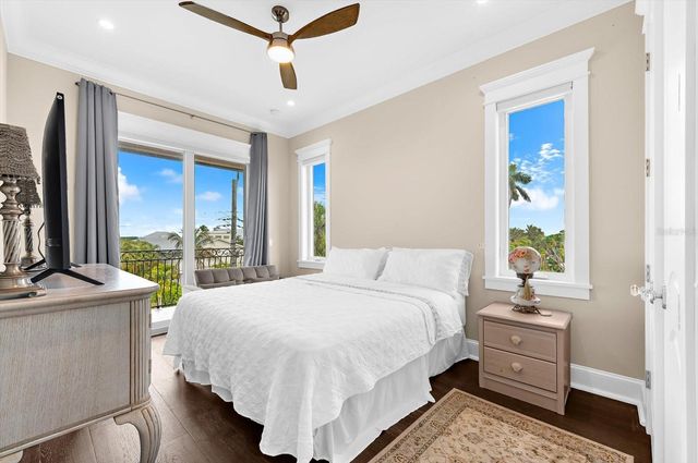 511 BAYVIEW DRIVE, Holmes Beach, FL 34217