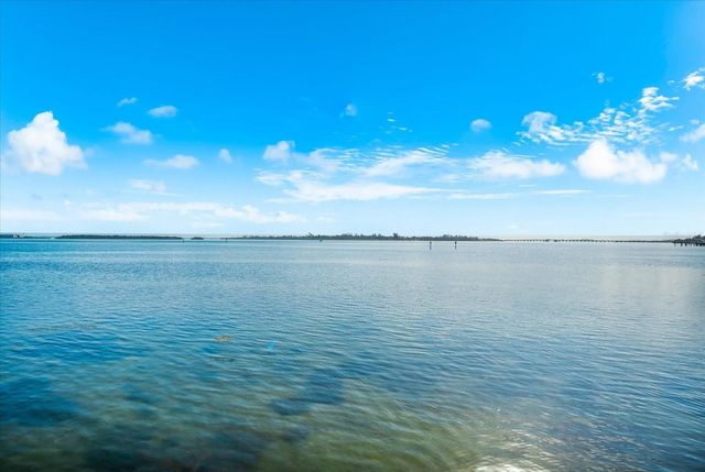 511 BAYVIEW DRIVE, Holmes Beach, FL 34217