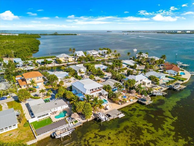 511 BAYVIEW DRIVE, Holmes Beach, FL 34217