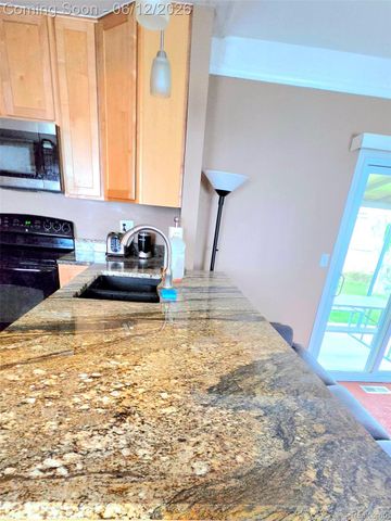 417 Shana Drive, Canton Charter Township, MI 48187