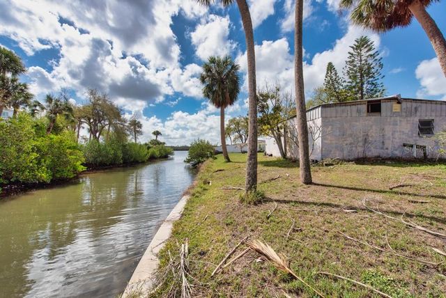 8848 W MILLPOINT ROAD, Riverview, FL 33578