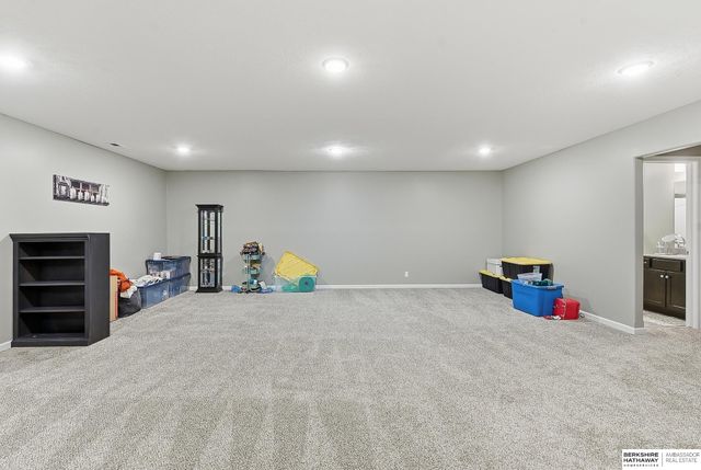 8502 S 169th Street, Omaha, NE 68136