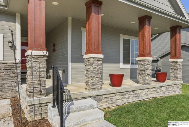 8502 S 169th Street, Omaha, NE 68136