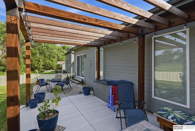 8502 S 169th Street, Omaha, NE 68136