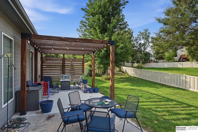8502 S 169th Street, Omaha, NE 68136
