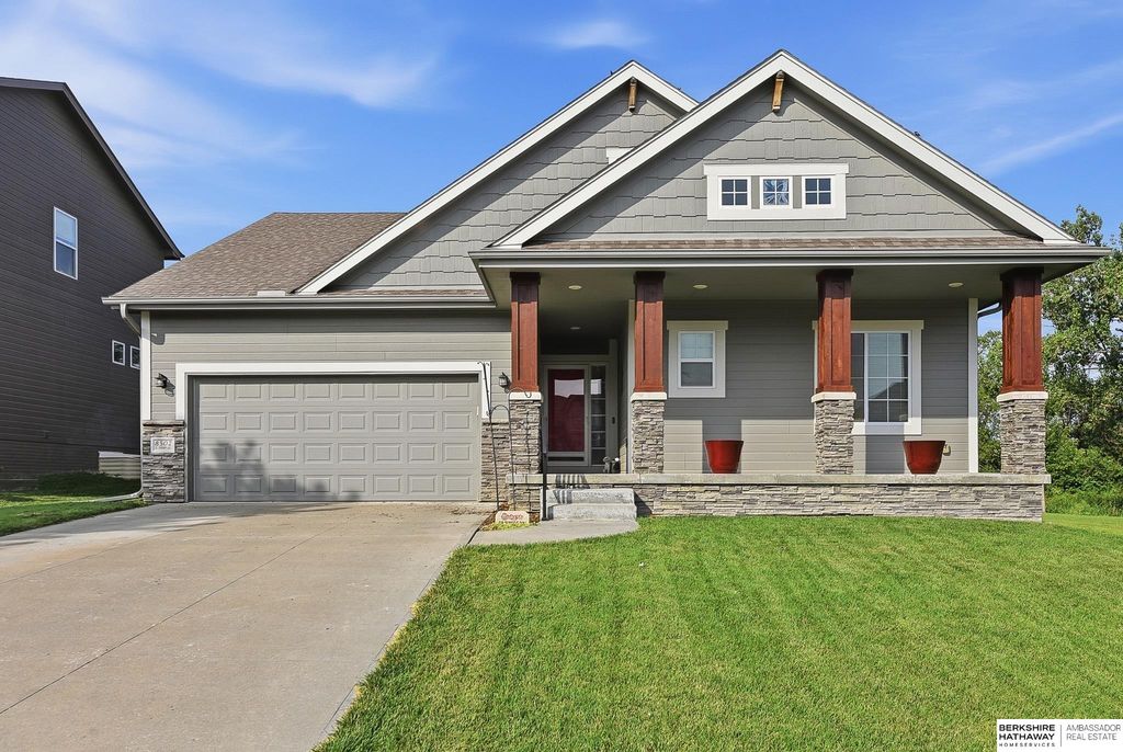 8502 S 169th Street, Omaha, NE 68136