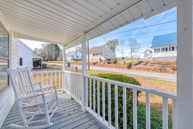 22 S Main St, Duncan, SC 29334