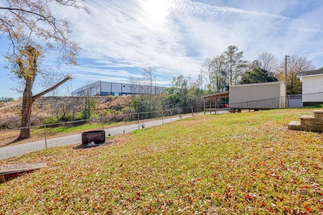 22 S Main St, Duncan, SC 29334