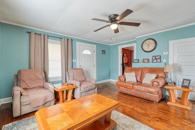 22 S Main St, Duncan, SC 29334