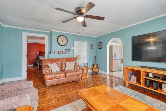 22 S Main St, Duncan, SC 29334