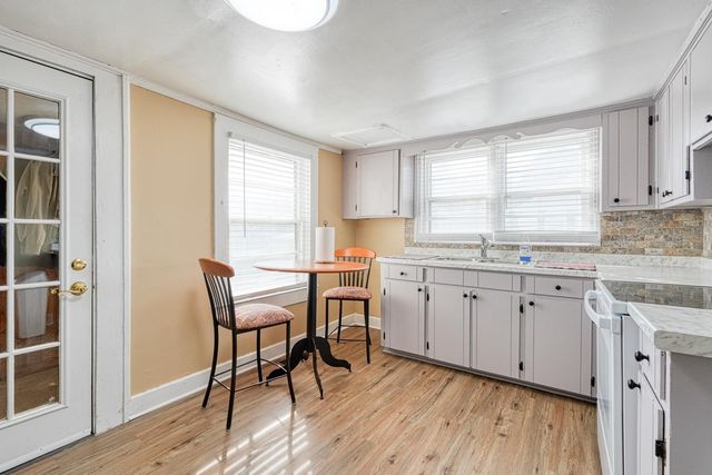 22 S Main St, Duncan, SC 29334