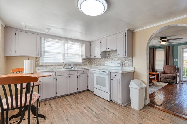 22 S Main St, Duncan, SC 29334