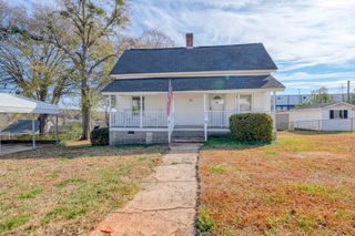 22 S Main St, Duncan, SC 29334
