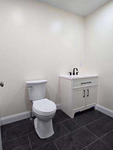 84 Greenwich Rd, Ware, MA 01082